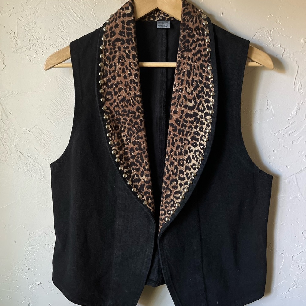 Unique leopard vest